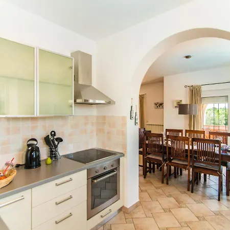 Casa de Férias Holiday Home Karoli - Kst256 Kaštelir