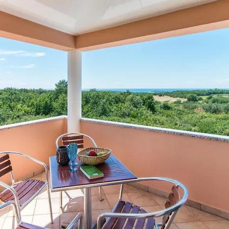 Casa de Férias Holiday Home Karoli - Kst256